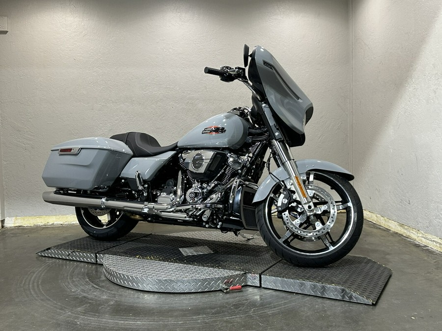 Harley-Davidson Street Glide® 2024 FLHX 84468384 BILLIARD GRAY