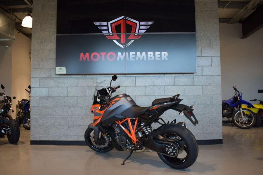 2023 KTM 1290 Super Duke GT