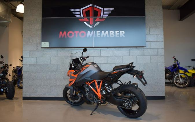 2023 KTM 1290 Super Duke GT