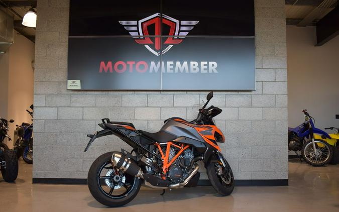 2023 KTM 1290 Super Duke GT