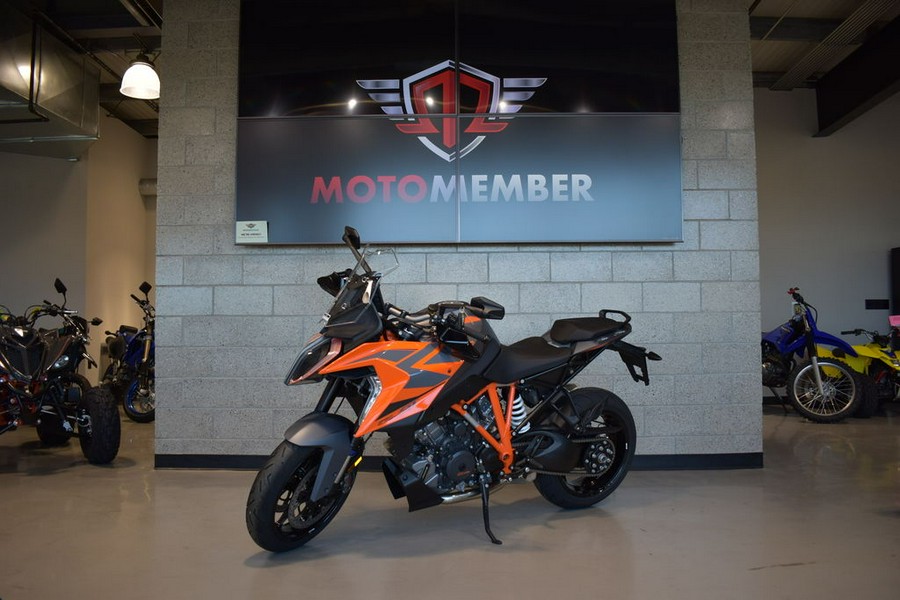 2023 KTM 1290 Super Duke GT