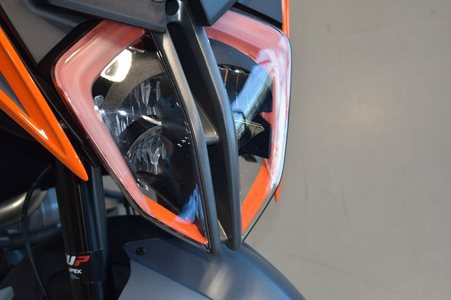 2023 KTM 1290 Super Duke GT