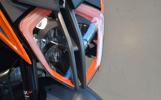 2023 KTM 1290 Super Duke GT