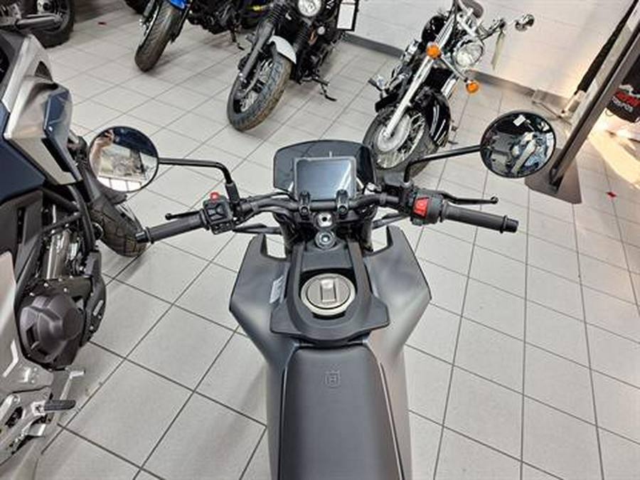 2024 Husqvarna Svartpilen 401