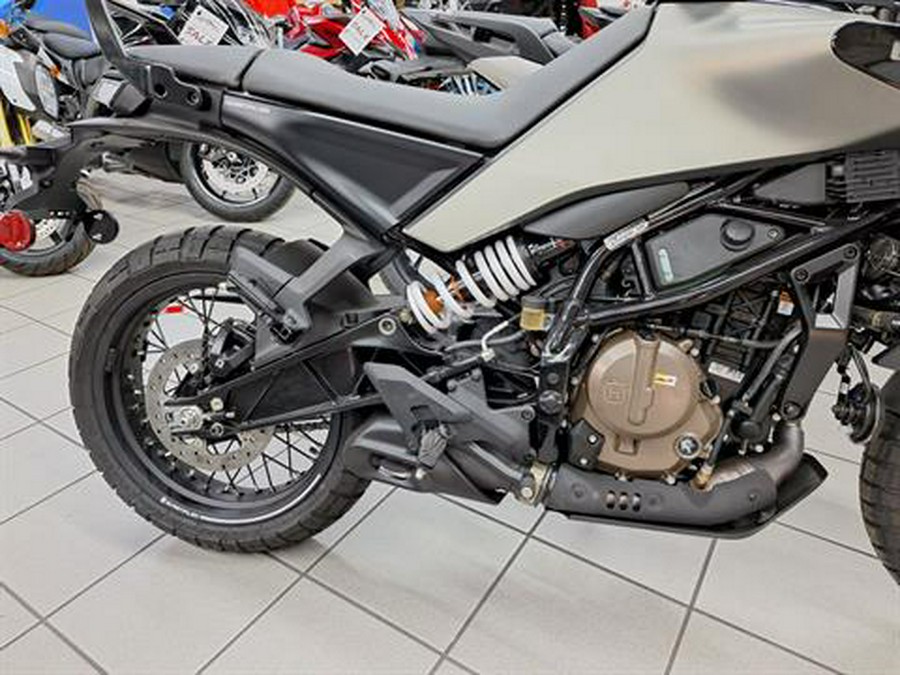 2024 Husqvarna Svartpilen 401