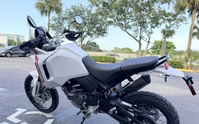 2023 Ducati DesertX Star White Silk