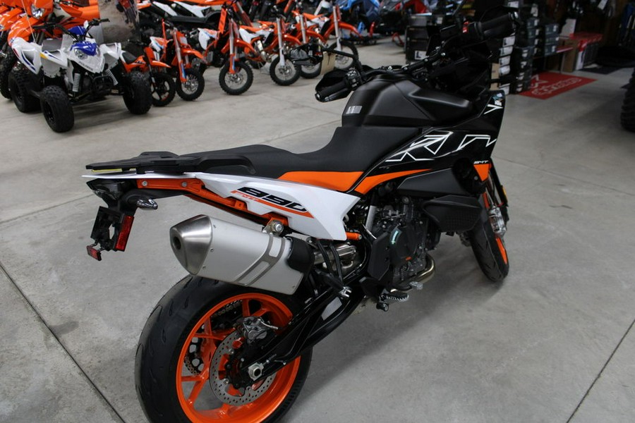 2024 KTM 890 SMT