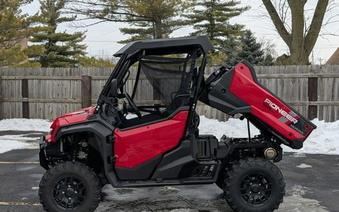 2025 Honda Pioneer 1000 Deluxe