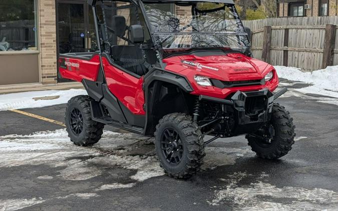 2025 Honda Pioneer 1000 Deluxe