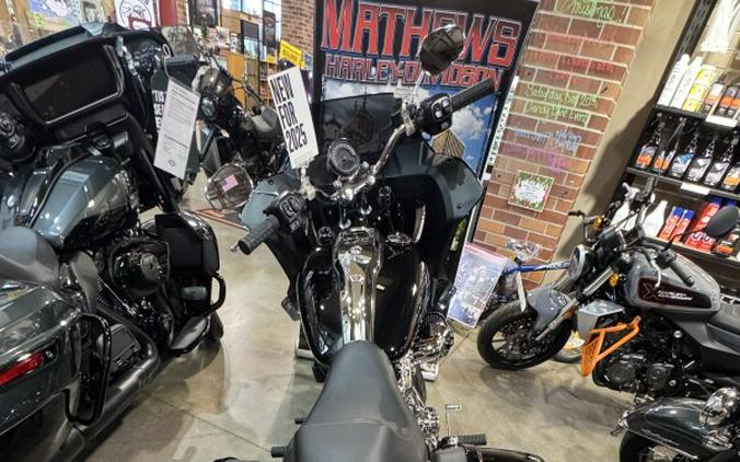 2025 Harley-Davidson® Low Rider® ST Vivid Black