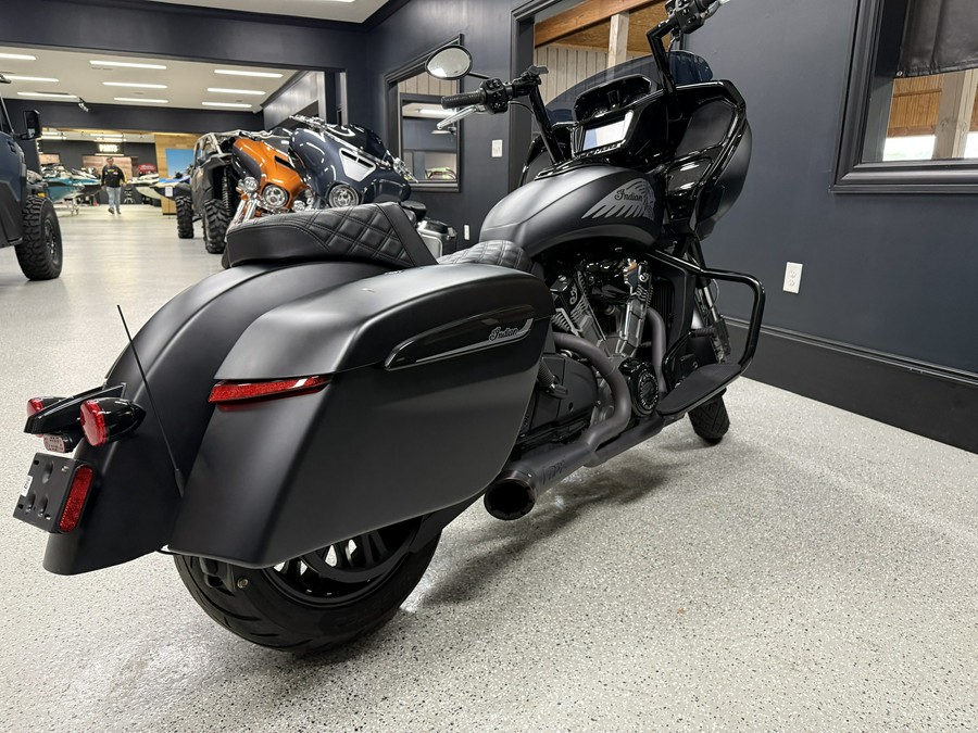 2024 Indian Challenger® Dark Horse®