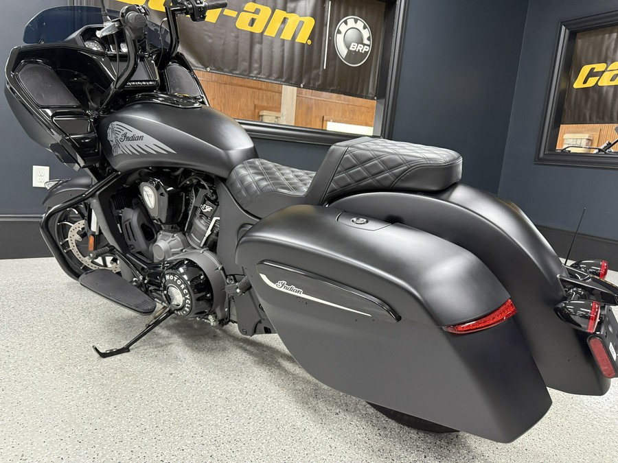 2024 Indian Challenger® Dark Horse®