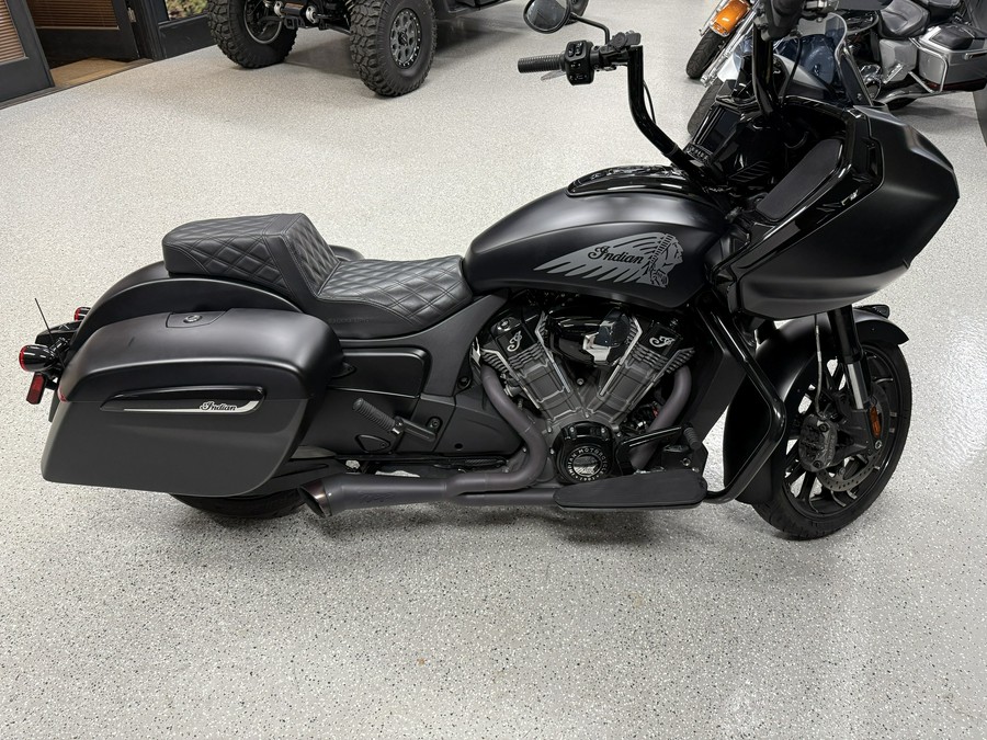 2024 Indian Challenger® Dark Horse®