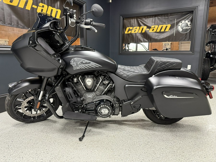 2024 Indian Challenger® Dark Horse®