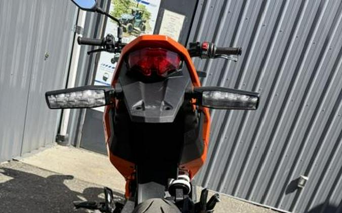 2025 KTM 390 SMC R