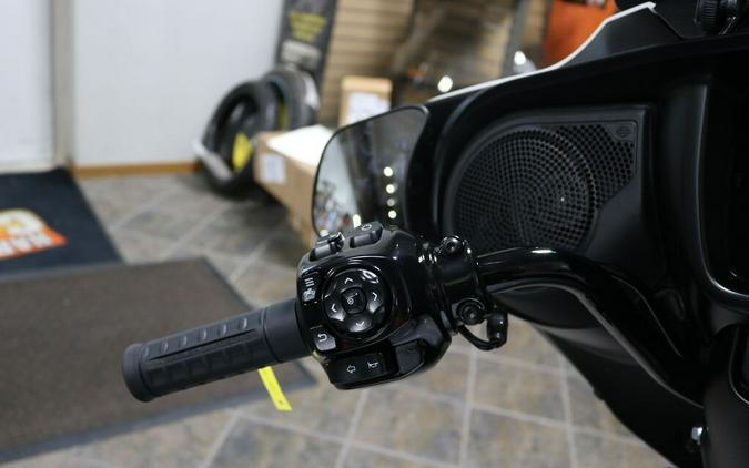 FLHX 2024 Street Glide®