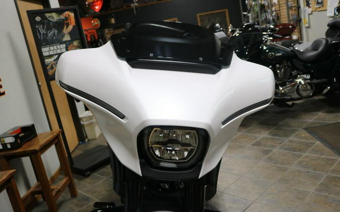 FLHX 2024 Street Glide®