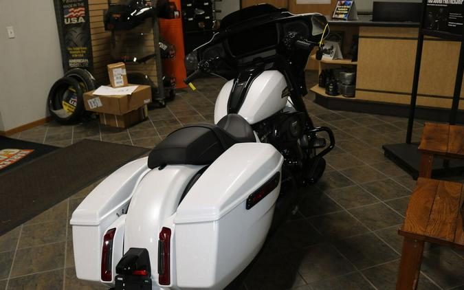 FLHX 2024 Street Glide®