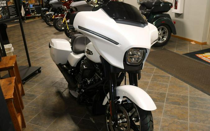 FLHX 2024 Street Glide®