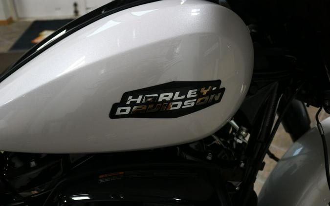 FLHX 2024 Street Glide®