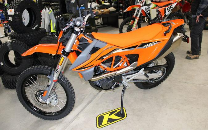 2024 KTM 690 Enduro R