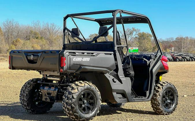 2024 Can-Am® Defender DPS HD9 Fiery Red