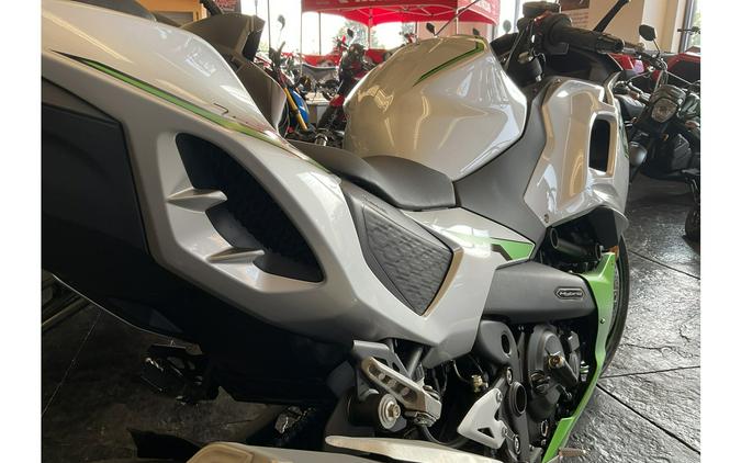 2024 Kawasaki Ninja® 7 Hybrid ABS