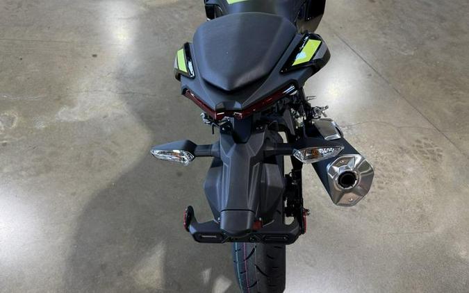 2026 Kawasaki Ninja® 500 ABS Metallic Yellowish Green/Ebony