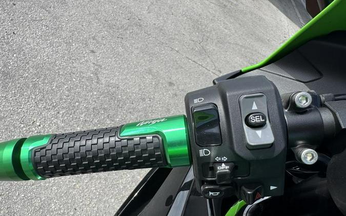 2024 Kawasaki Ninja® ZX™-6R KRT Edition