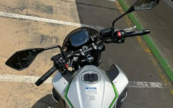 2024 Kawasaki Z7 Hybrid ABS