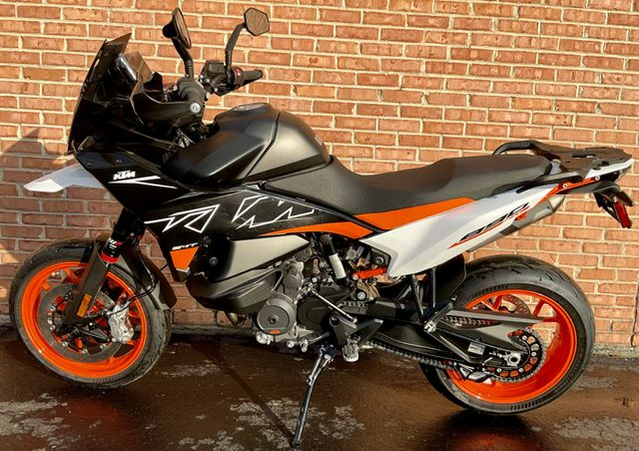 2024 KTM SMT 890