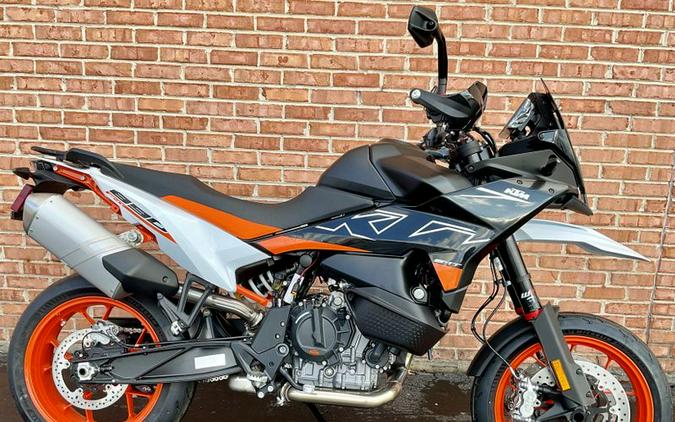 2024 KTM SMT 890