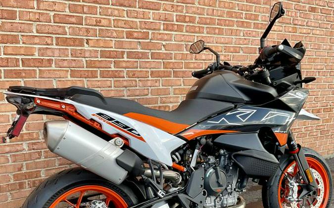 2024 KTM SMT 890