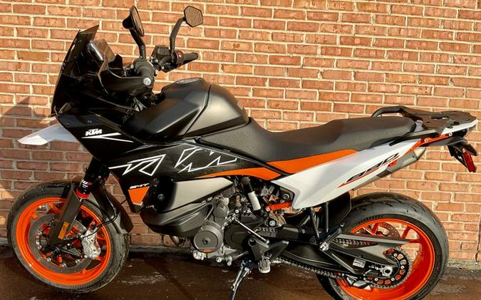 2024 KTM SMT 890