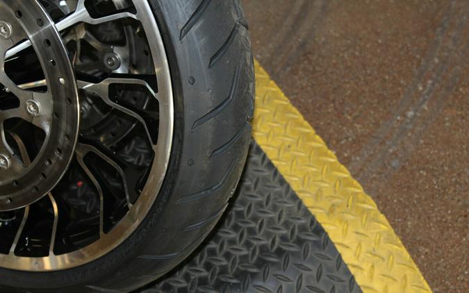 Harley-Davidson® Road Glide Limited 2026 FLTRXL 84670729 BRILLIANT RED W/ PINSTRIPE