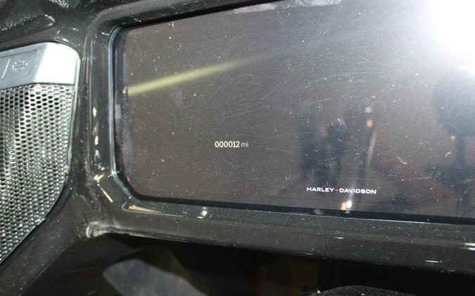 Harley-Davidson® Road Glide Limited 2026 FLTRXL 84670729 BRILLIANT RED W/ PINSTRIPE