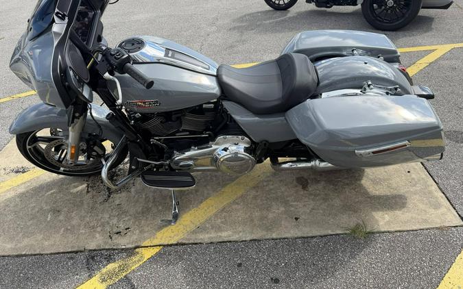 2026 Harley-Davidson® Street Glide® Dark Billiard Gray Chrome Solo