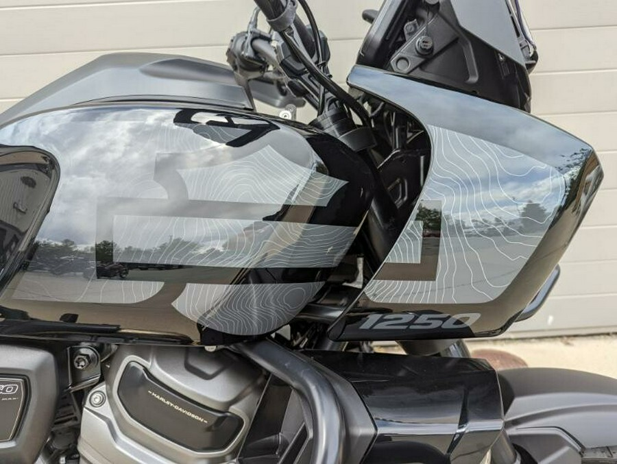 2024 Harley-Davidson Pan America™ 1250 Black