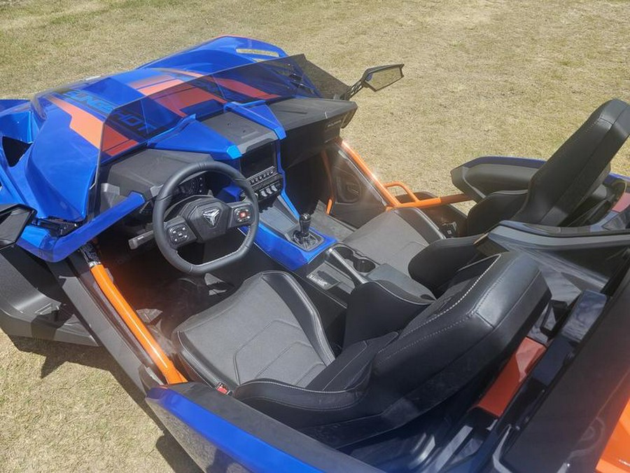 2024 Polaris® SLINGSHOT R MANUAL - Radar Blue Fade