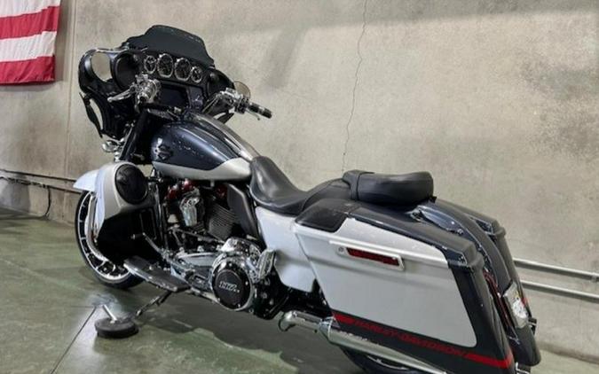 2019 Harley-Davidson® FLHXSE - CVO™ Street Glide®