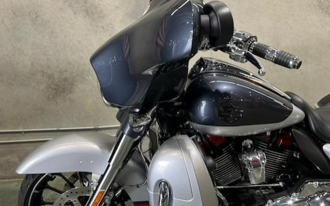 2019 Harley-Davidson® FLHXSE - CVO™ Street Glide®