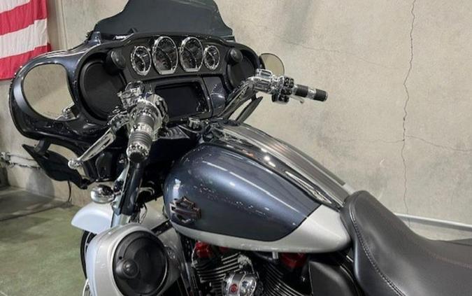 2019 Harley-Davidson® FLHXSE - CVO™ Street Glide®