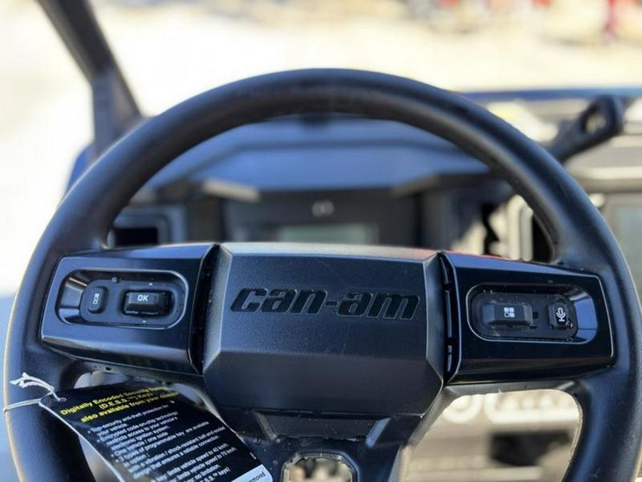 2026 Can-Am® Defender MAX XT HD11 With 10.25 in.display