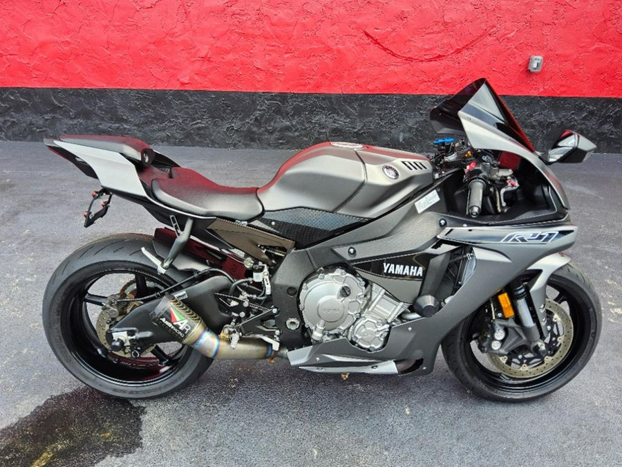 2016 Yamaha YZF-R1S