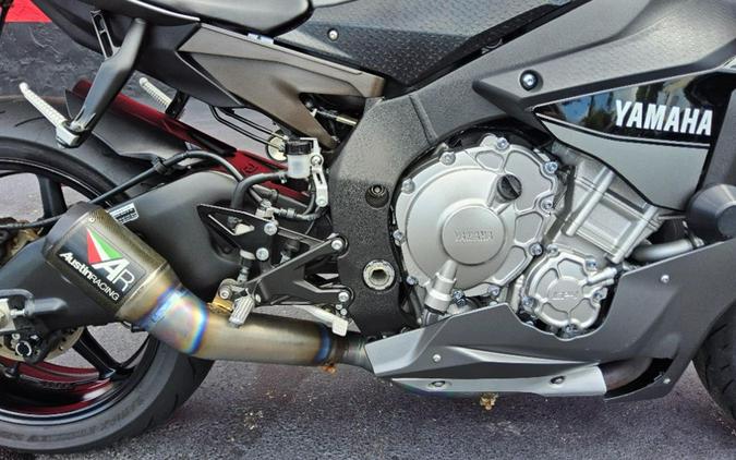 2016 Yamaha YZF-R1S