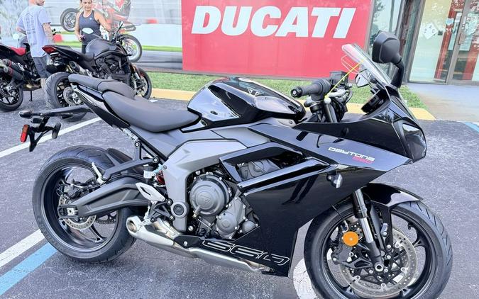 2026 Triumph Daytona 660 Sapphire Black