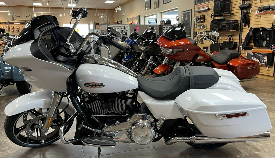 2024 Harley-Davidson Road Glide® White Onyx Pearl