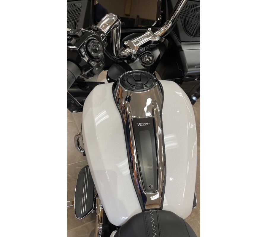 2024 Harley-Davidson Road Glide® White Onyx Pearl