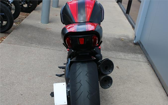 2015 Ducati Diavel Carbon