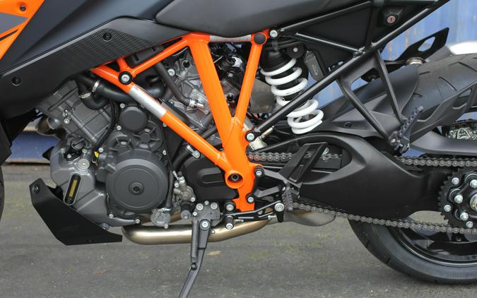 2024 KTM 1290 SUPER DUKE GT